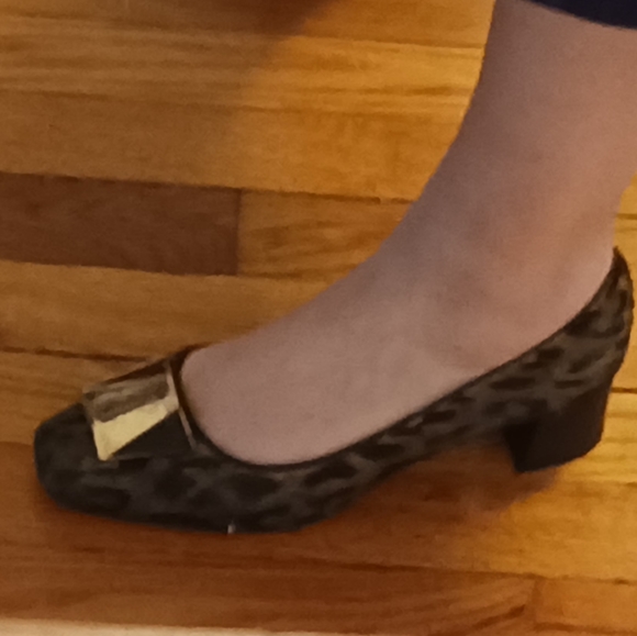 Isaac Misrahi leopard pump 9 - Picture 10 of 12